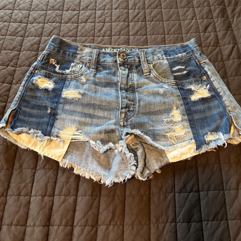 American Eagle Vintage Hi-Rise Festival Distressed Patchwork Denim Shorts Size 6